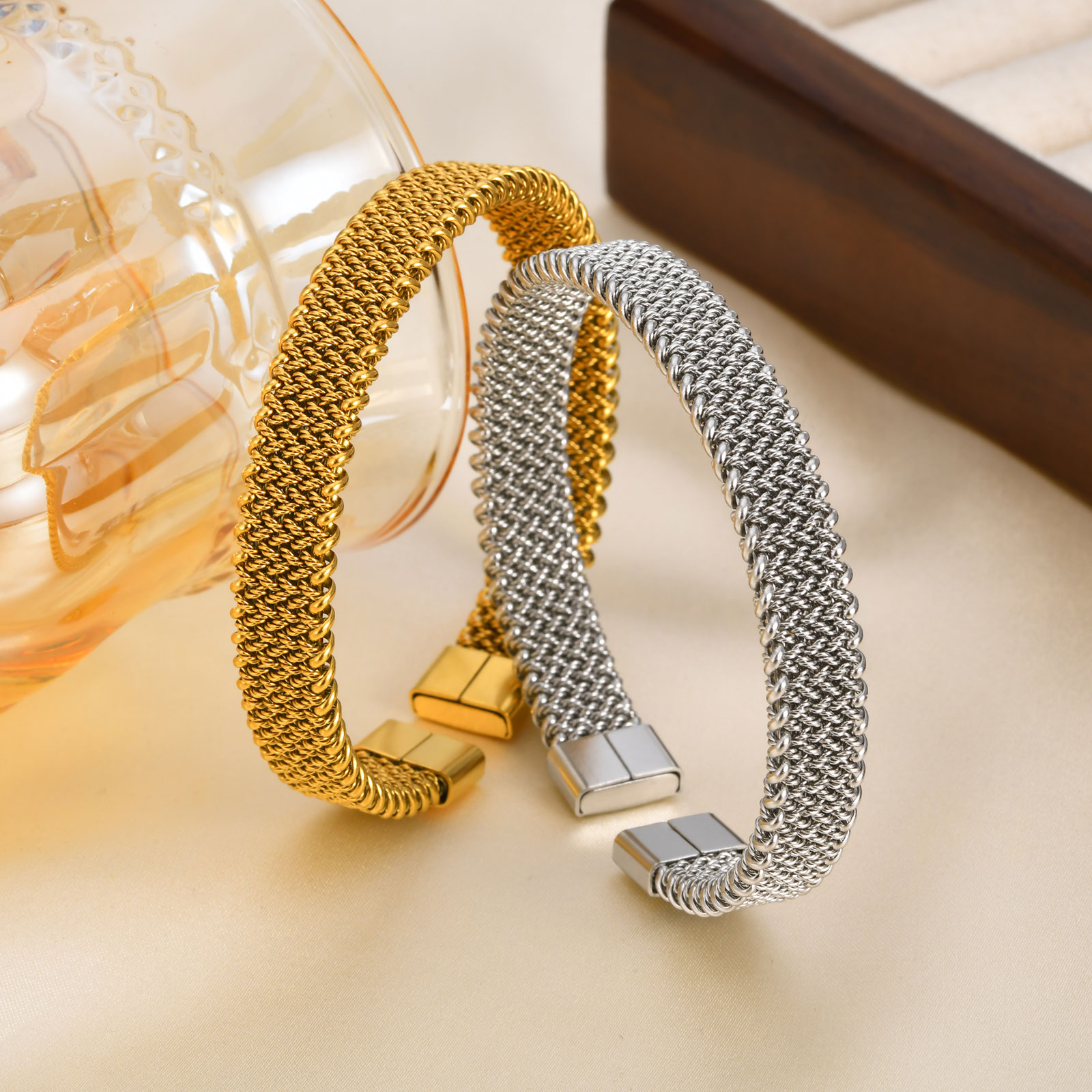 Pulseira aberta trançada elást - Mesh Strap Metal avaliação e preço